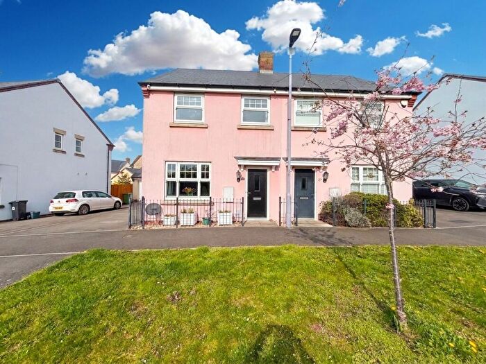 3 Bedroom Semi Detached House For Sale In Badger Road, Thornbury, BS35