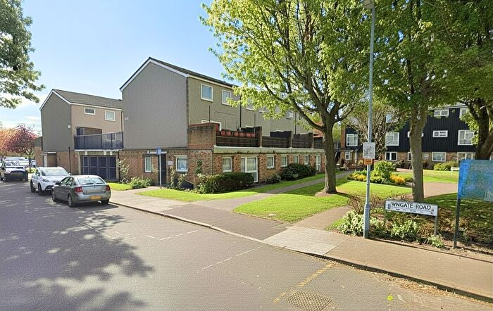 3 Bedroom Maisonette For Sale In Mallard Walk, Sidcup, DA14