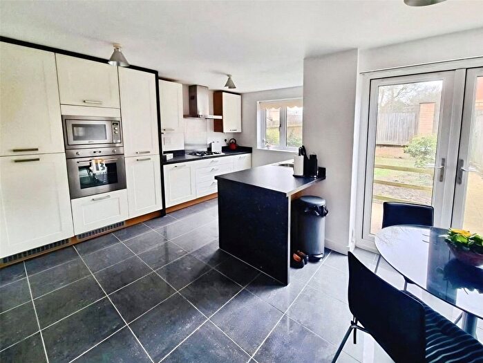 3 Bedroom Terraced House For Sale In Darwin Avenue, Maidstone, Kent, ME15