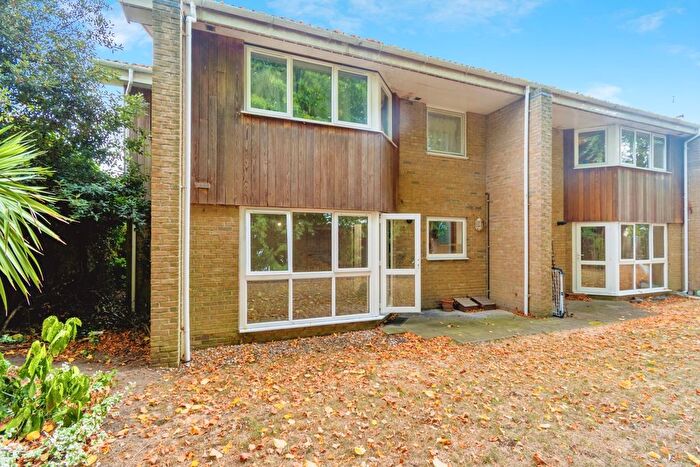 2 Bedroom Flat For Sale In Regents Park Road, Southampton, Hampshire, SO15