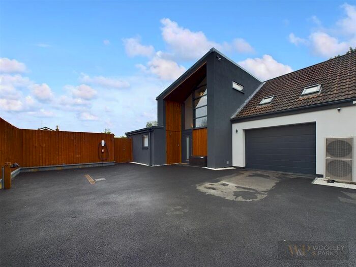 4 Bedroom Detached House For Sale In Sledmere Road, Langtoft, Driffield, YO25