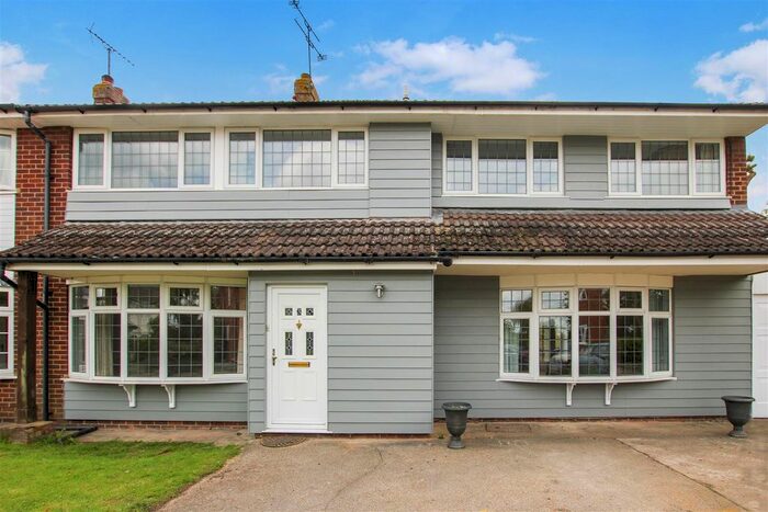 4 Bedroom Semi-Detached House To Rent In Orchard Piece, Blackmore, Ingatestone, CM4