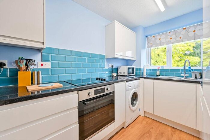 1 Bedroom Flat To Rent In Armoury Road, Deptford, London, SE8