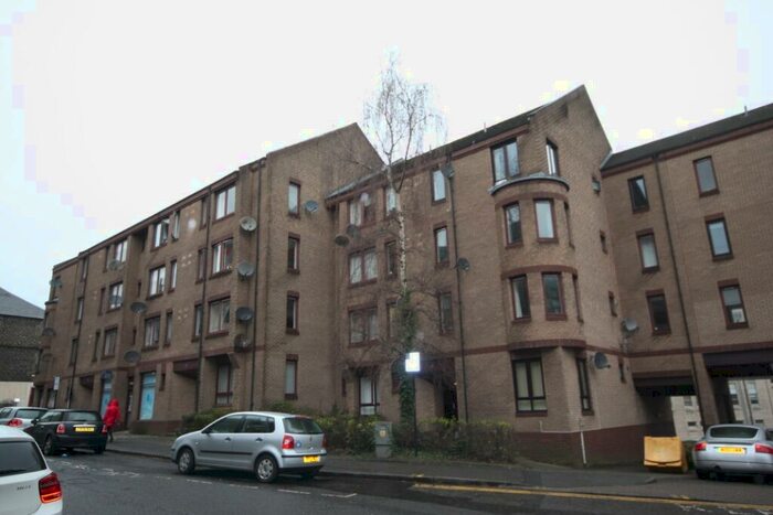 2 Bedroom Flat To Rent In Upper Craigs, Stirling Town, Stirling, FK8