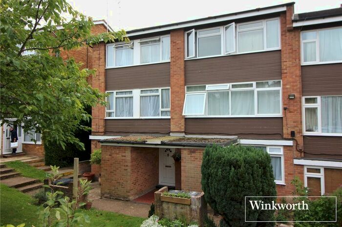 3 Bedroom Flat To Rent In Ashdown Drive, Borehamwood, Hertfordshire, WD6