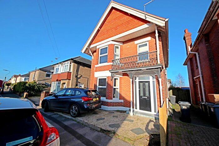 4 Bedroom Detached House To Rent In Markham Road, Bournemouth, BH9