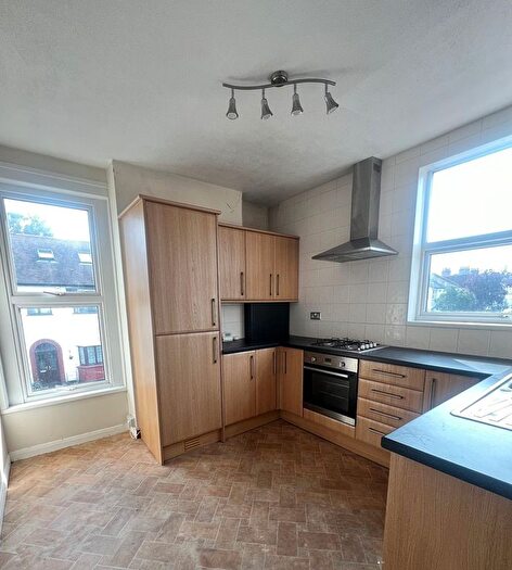 1 Bedroom Flat To Rent In Westcliff Park Drive, Westcliff-On-Sea, SS0