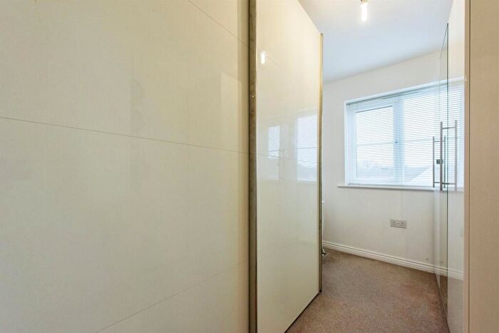 3 Bedroom End Of Terrace House For Sale In Binyon Close, Stowmarket, IP14