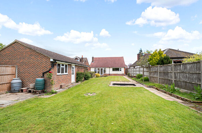 3 Bedroom Bungalow For Sale In White Lane, Ash Green, Aldershot, Surrey, GU12