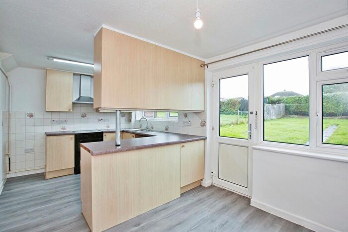 3 Bedroom Semi-Detached House For Sale In Wessex Road, Yeovil, BA21