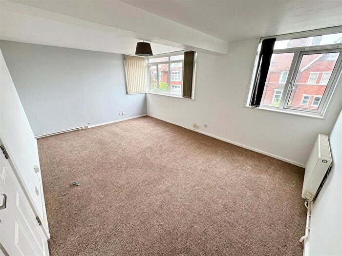 2 Bedroom Maisonette For Sale In Eastern Parade, Southsea, PO4