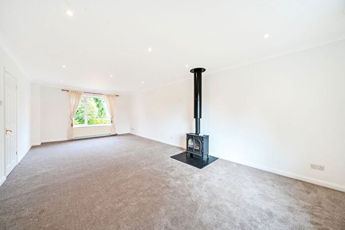 4 Bedroom Bungalow To Rent In Frensham Lane, Headley, Bordon, GU35