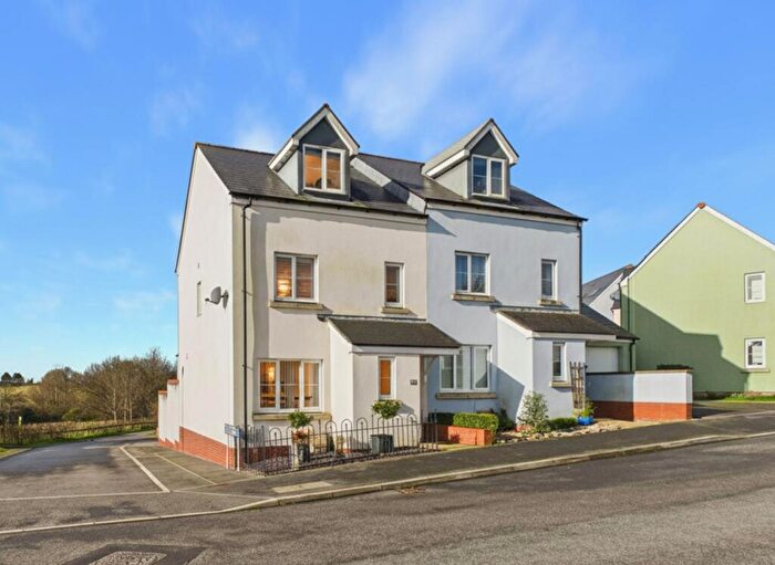 4 Bedroom Semi Detached House For Sale In Oaktree Road, South Molton, Devon, EX36