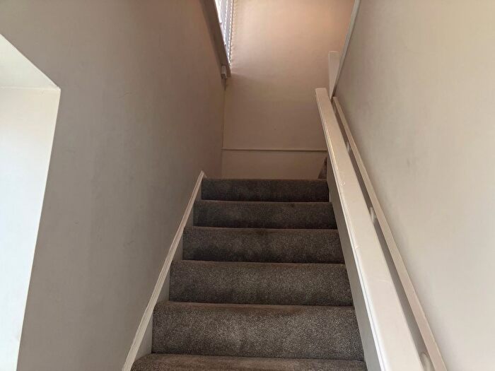 1 Bedroom Flat To Rent In Middlethorpe Grove, York, YO24