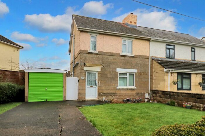 3 Bedroom Semi-Detached House For Sale In School Lane, Staverton, BA14