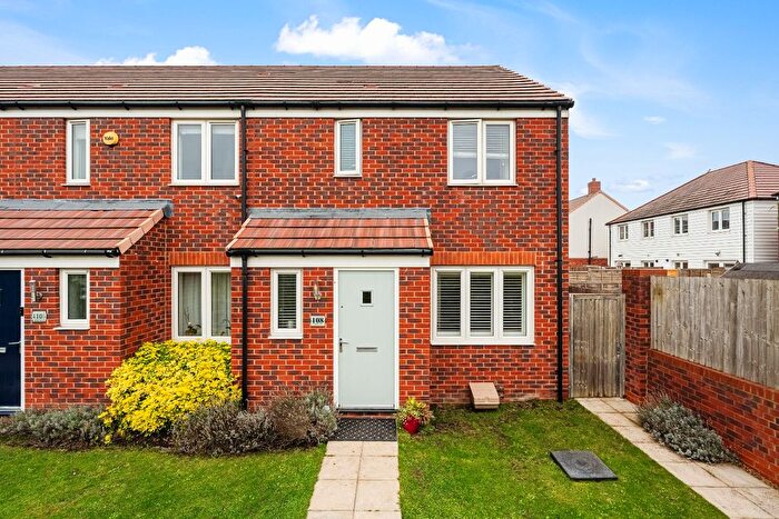 3 Bedroom End Of Terrace House For Sale In Ellingham View, Dartford, Kent, DA1