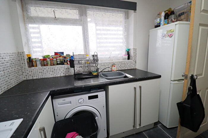 1 Bedroom Apartment For Sale In Ballards Walk, Lee Chapel North, Basildon, Essex, SS15