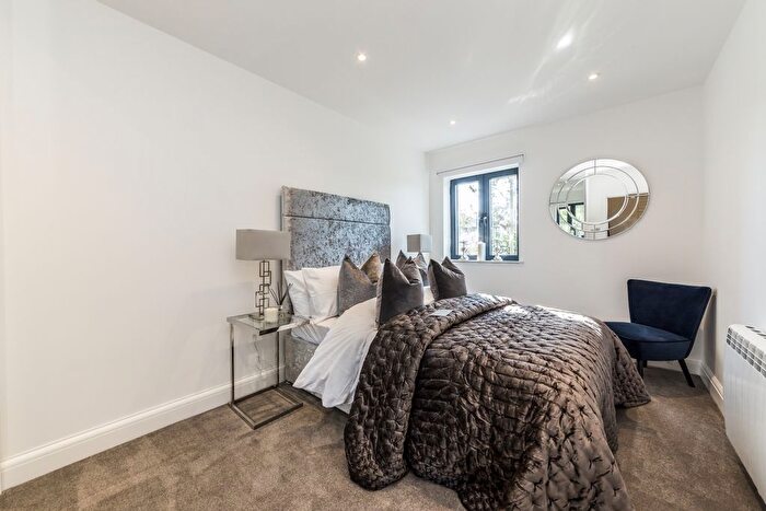 3 Bedroom Flat To Rent In Gunnersbury Avenue, London, W5