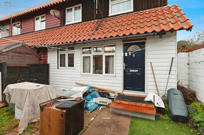 3 Bedroom End Of Terrace House For Sale In Loxford, Basildon, Essex, SS13