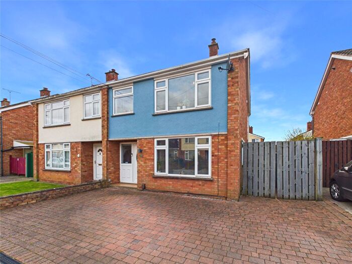 3 Bedroom Semi Detached House For Sale In Meadowvale Close, Ipswich, Suffolk, IP4