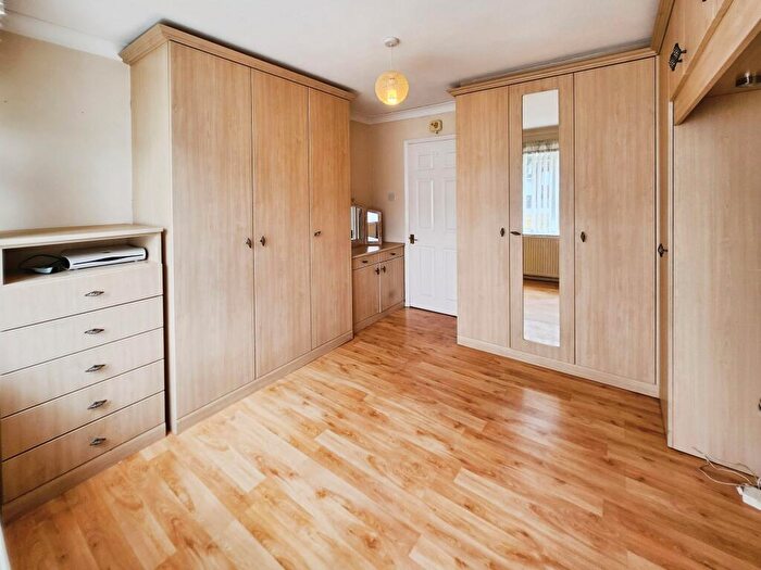 2 Bedroom Bungalow For Sale In Hales Park, Bewdley, DY12