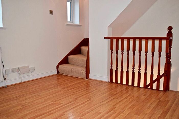 2 Bedroom Terraced House To Rent In Woodview Road, Sheffield, S6