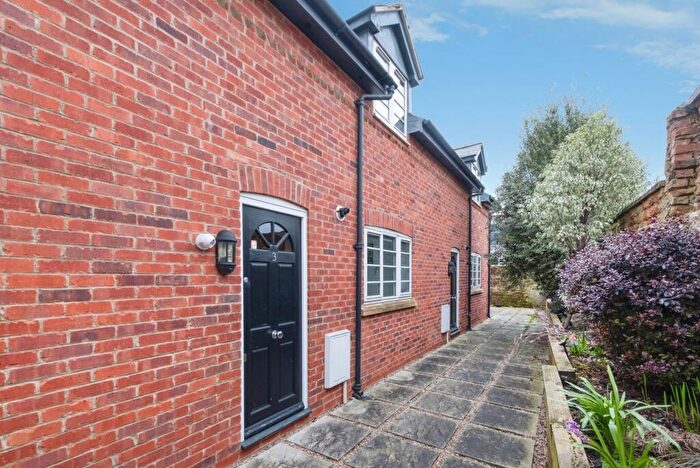 1 Bedroom Mews For Sale In Horse Fair, Banbury, Oxfordshire, OX16