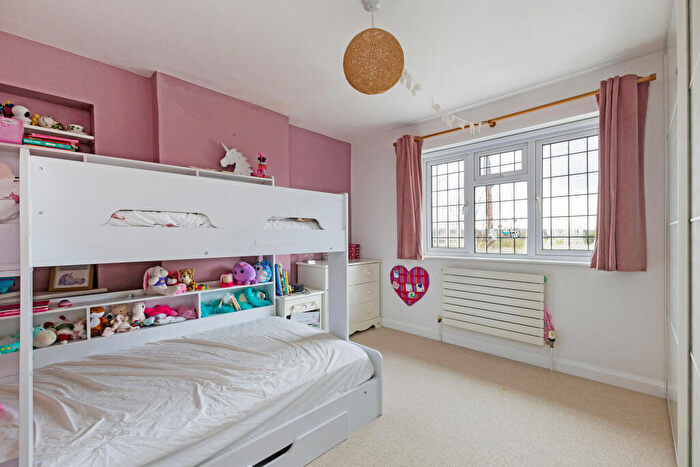 4 Bedroom Detached House For Sale In Station Road, Welham Green, AL9