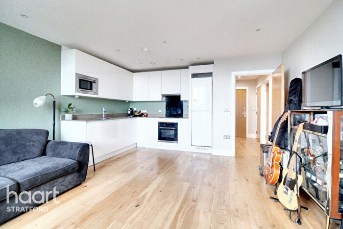 1 Bedroom Apartment For Sale In High Street, Stratford, E15
