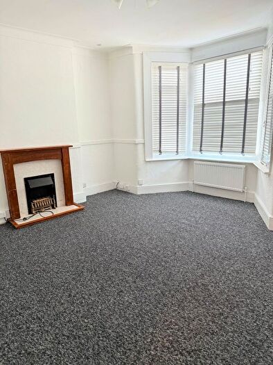 2 Bedroom Flat To Rent In Empress Avenue, Ilford, IG1