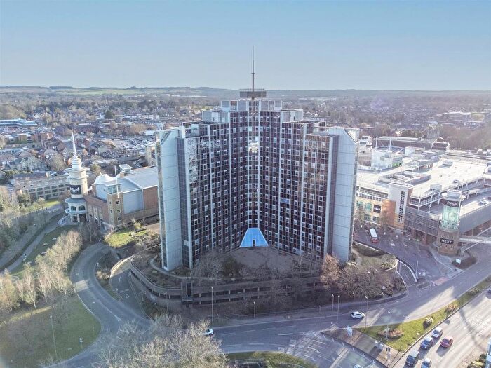 1 Bedroom Flat To Rent In Th Floor, Churchill Place, Basingstoke, RG21