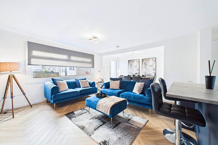 3 Bedroom End Of Terrace House For Sale In Alder Crescent, East Kilbride, G75