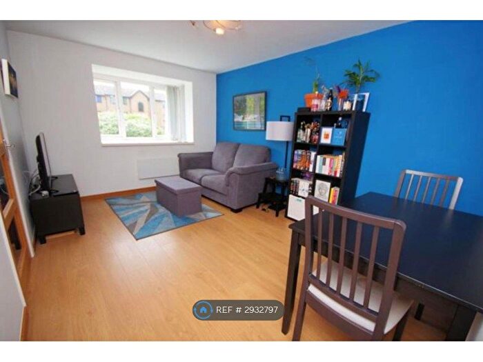 1 Bedroom Flat To Rent In Taunton Drive, London, N2