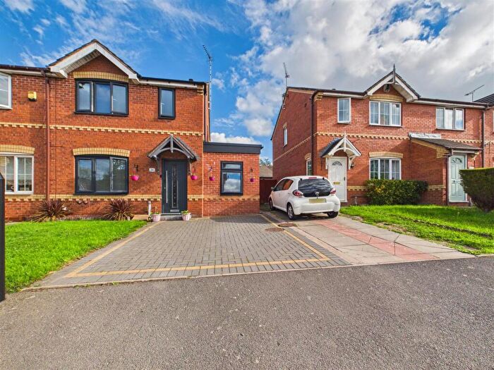 3 Bedroom End Of Terrace House For Sale In Kingsmead Mews, Willenhall, Coventry, CV3