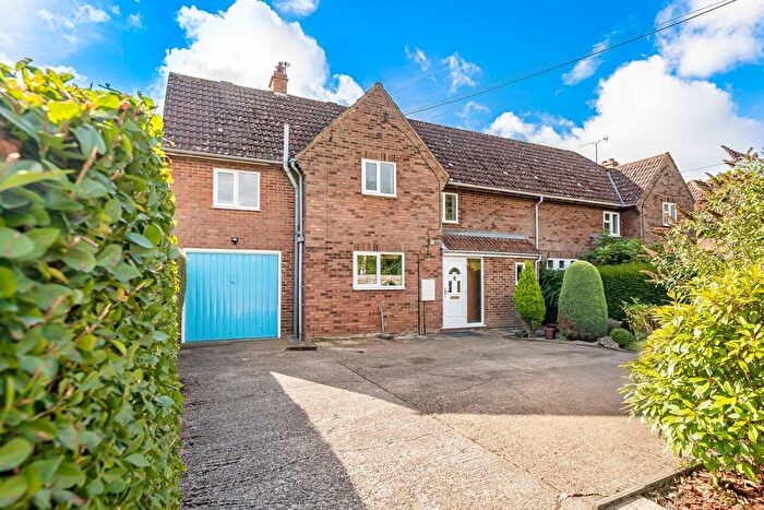 5 Bedroom Semi-Detached House For Sale In Cromer Close, Little Gaddesden, Berkhamsted, HP4