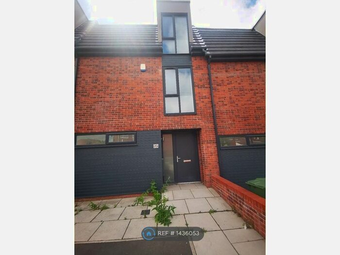 4 Bedroom Flat To Rent In Darmonds Green Avenue, Liverpool, L6