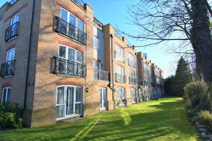 2 Bedroom Apartment To Rent In Millpond Place, Carshalton, Surrey, SM5