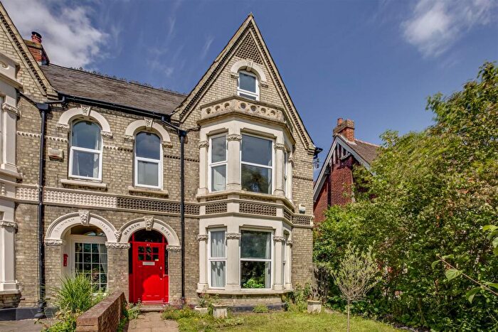 5 Bedroom Semi Detached House For Sale In London Road, High Wycombe (opposite The Rye Park), HP11