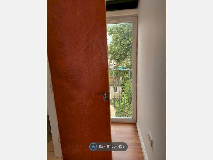 5 Bedroom Terraced House To Rent In Avondale Road, London, N15