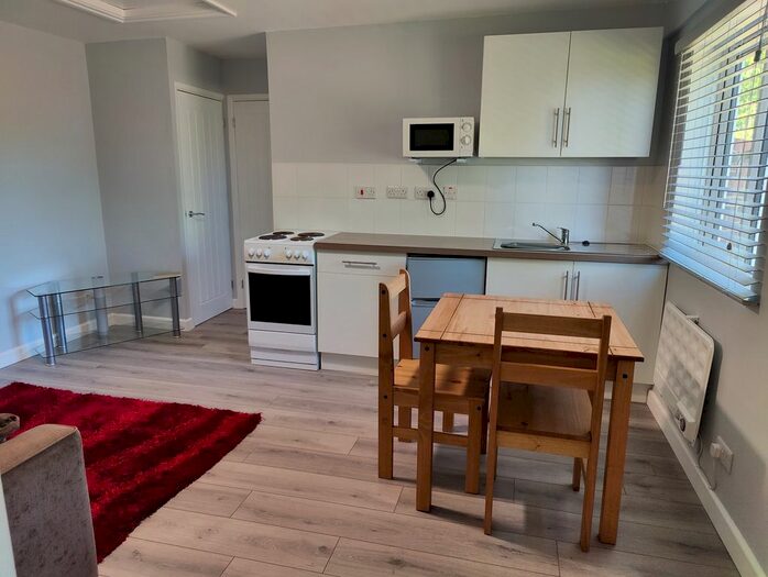 1 Bedroom Flat To Rent In Amp;J Motel, Flimwell, Wadhurst, TN5