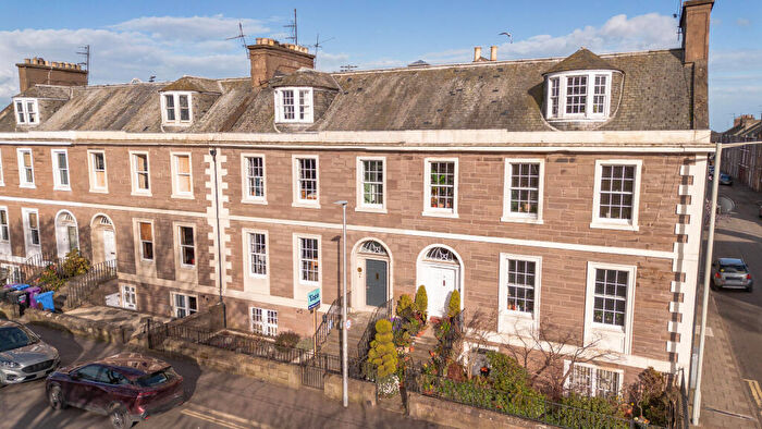 5 Bedroom Town House For Sale In Union Place, Montrose, DD10
