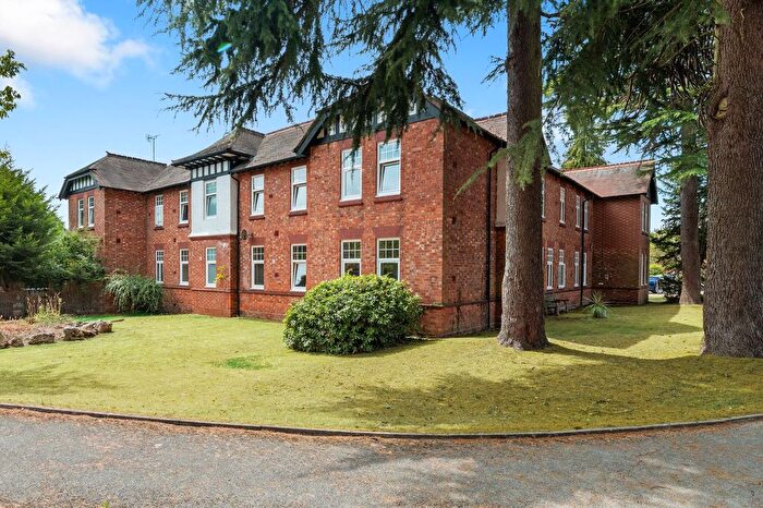 2 Bedroom Flat For Sale In Catherines Close, Catherine-De-Barnes, B91
