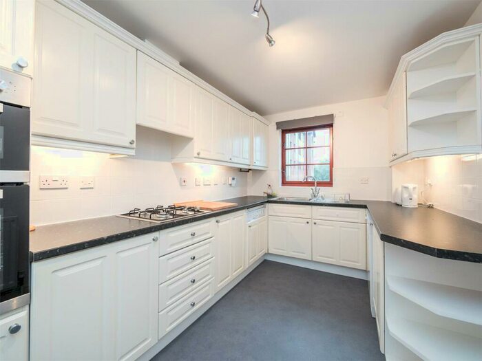 4 Bedroom Flat To Rent In Orchard Brae Gardens West, Edinburgh, EH4