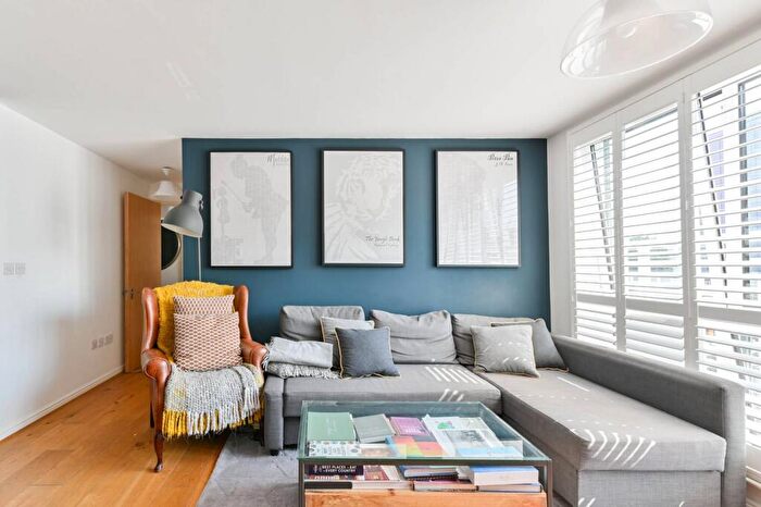 2 Bedroom Flat For Sale In Oyster Wharf, Battersea, London, SW11