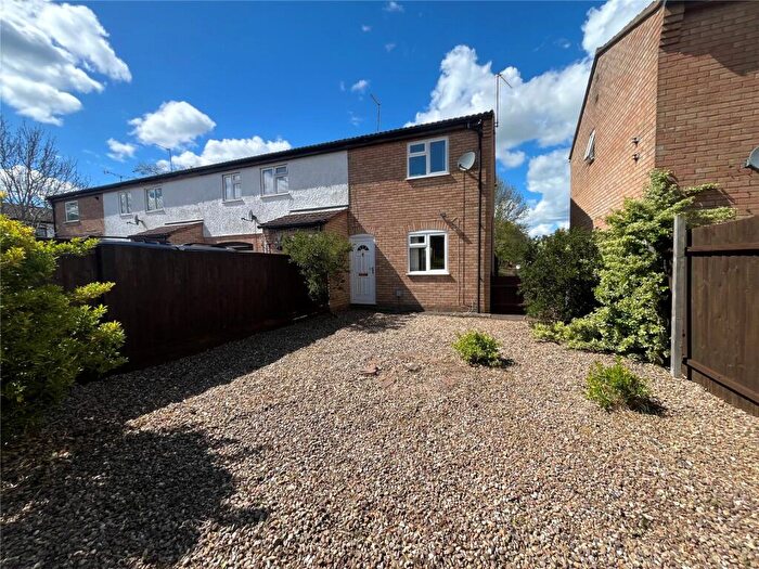 2 Bedroom End Of Terrace House For Sale In Lincoln Way, Daventry, Northants, NN11