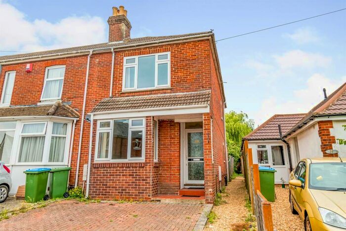 3 Bedroom End Of Terrace House To Rent In Bath Road, Bitterne, Southampton, SO19
