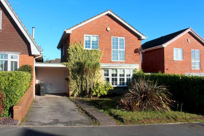 3 Bedroom Property For Sale In Copper Beech Drive, Kingswinford, DY6