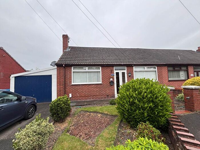 2 Bedroom Semi-Detached Bungalow For Sale In Lyndhurst Avenue, Chadderton, OL9