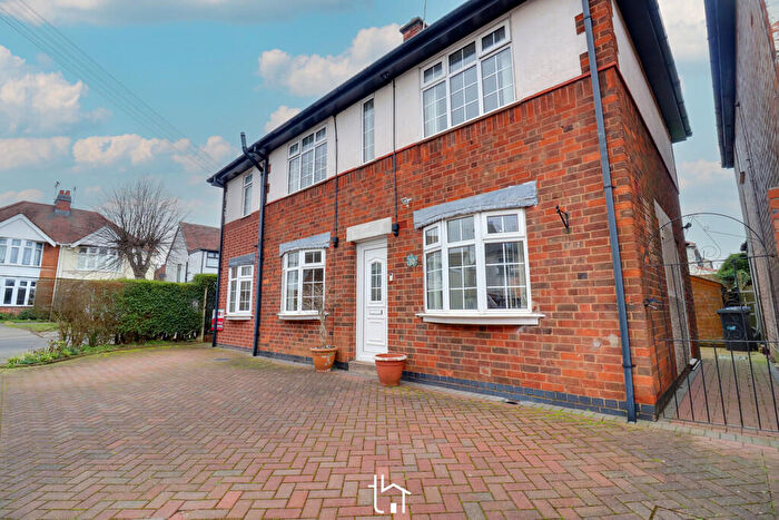 4 Bedroom Detached House For Sale In Glebe Road, Hinckley, LE10