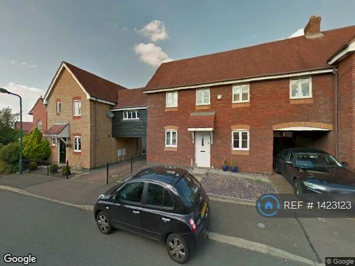 3 Bedroom Semi-Detached House To Rent In Stoneleigh Court, Westcroft, Milton Keynes, MK4